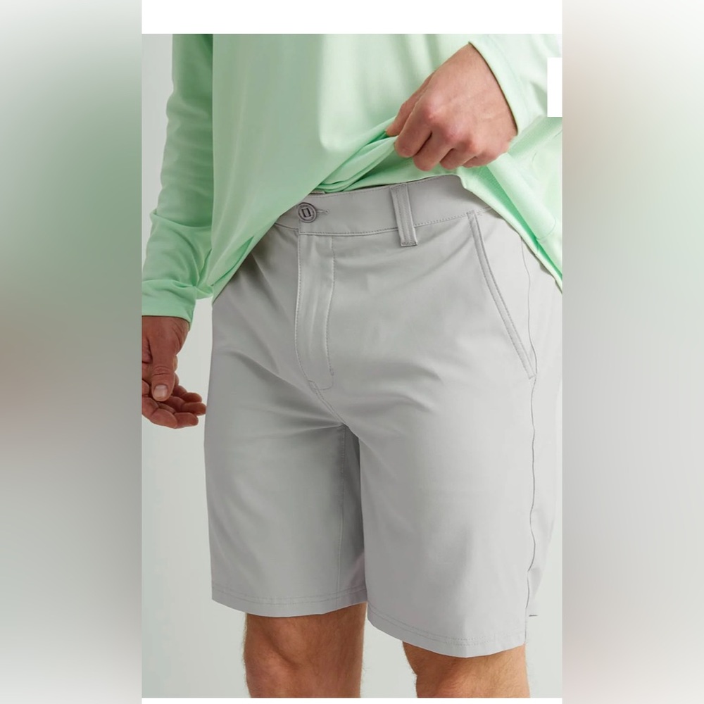 NWT Huk 8.5 Pursuit Shorts Harbor Mist Size Medium